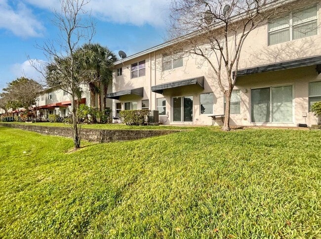 Building Photo - 3018 NW 30th Ave