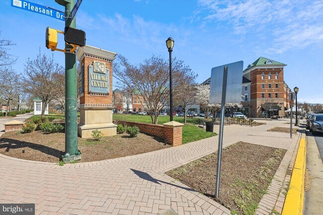 Building Photo - 502 Lawson Way