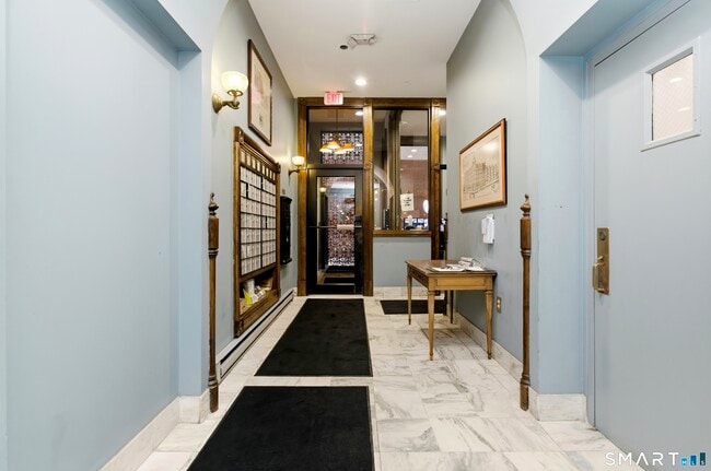 Building Photo - 1 Linden Pl