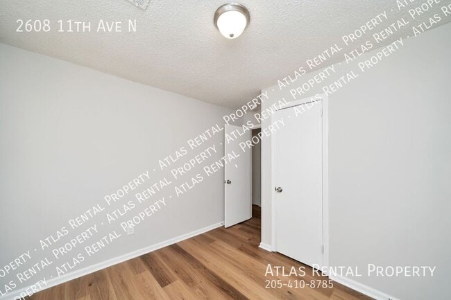 Building Photo - 2608 11th Ave N