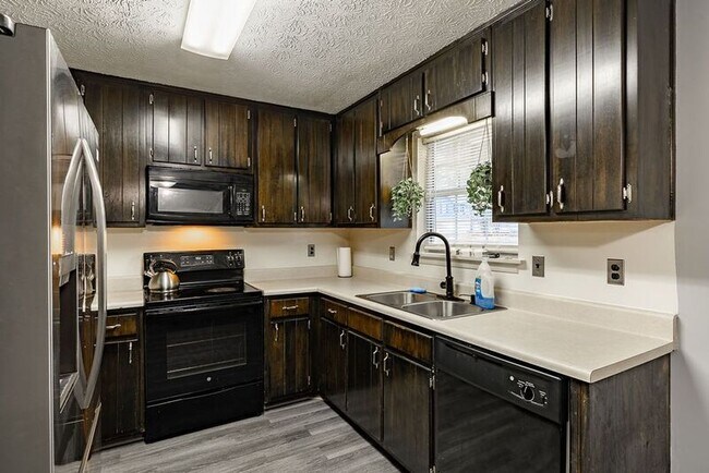 Building Photo - 1138 Reed Ct