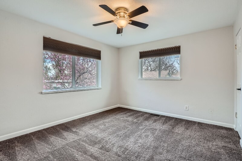 Building Photo - 2430 W 39th Ave