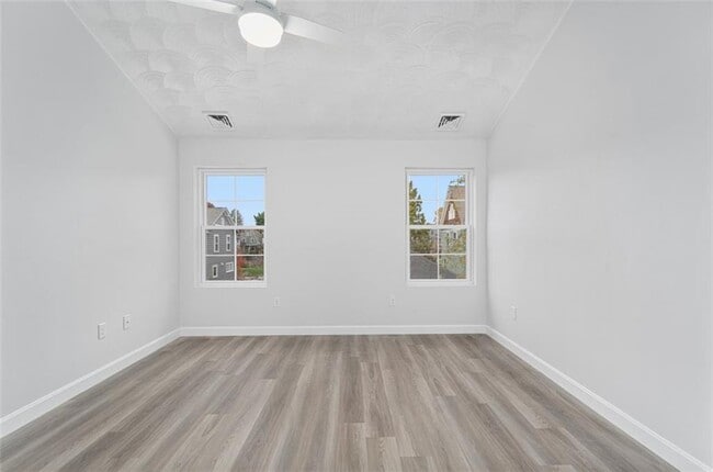 Building Photo - 45 Windsor Rd