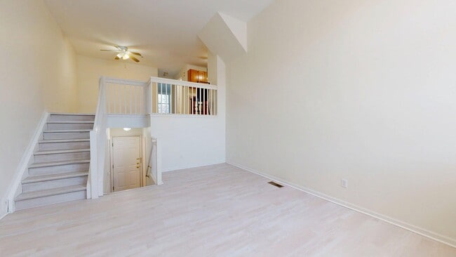 Building Photo - 1906 Lindsay Ln