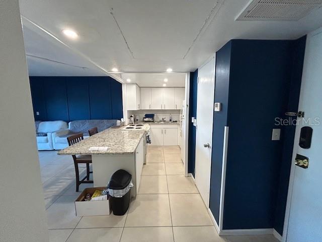 Building Photo - 880 Mandalay Ave