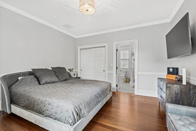 Building Photo - 65 Church St