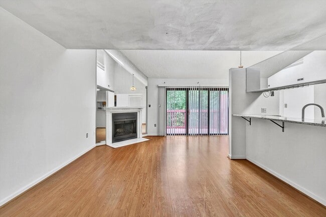 Building Photo - 3337 Forest Ridge Rd