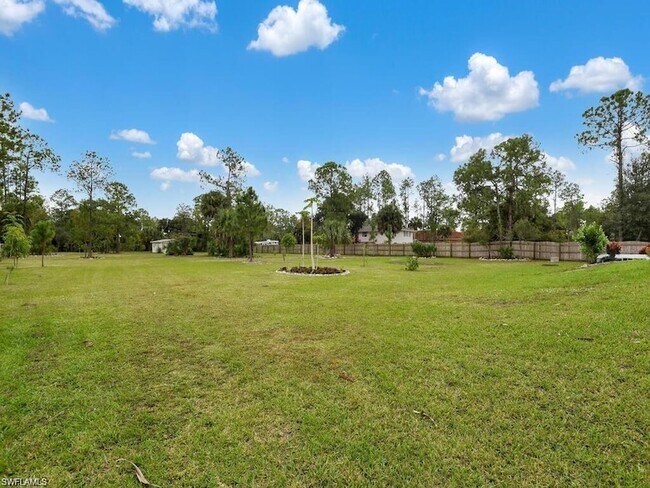 Building Photo - 260 12th St SE