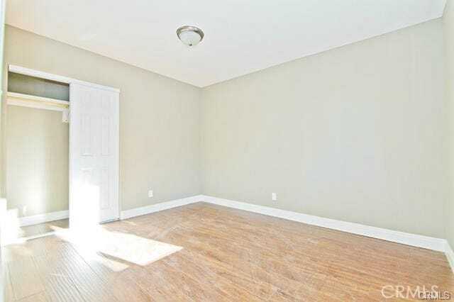 Building Photo - 626 W 59th Pl