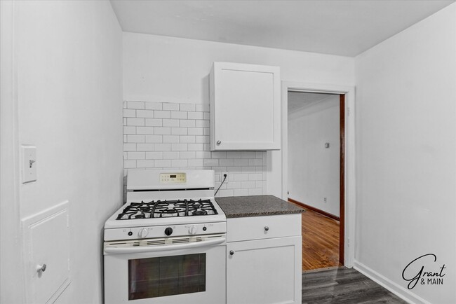 Building Photo - 11434 Laing St