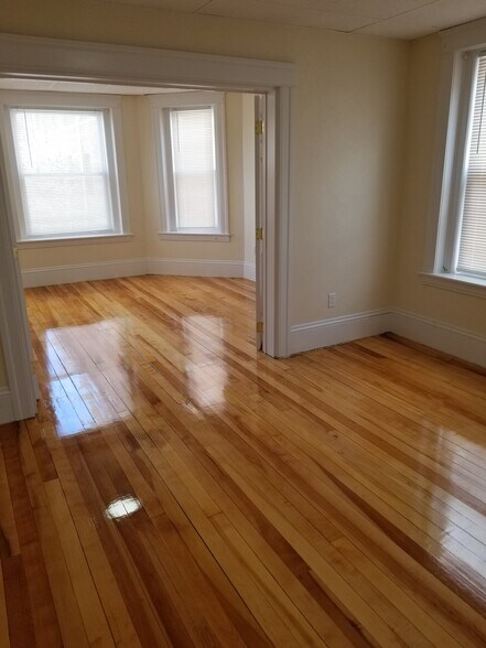 Building Photo - 30 Thorne St