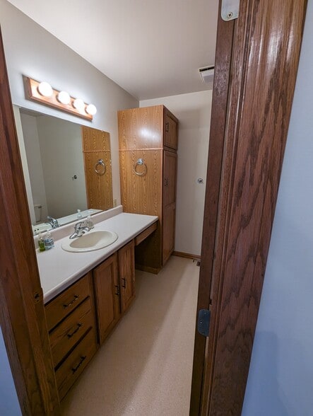 Building Photo - 500 Wildwood Dr