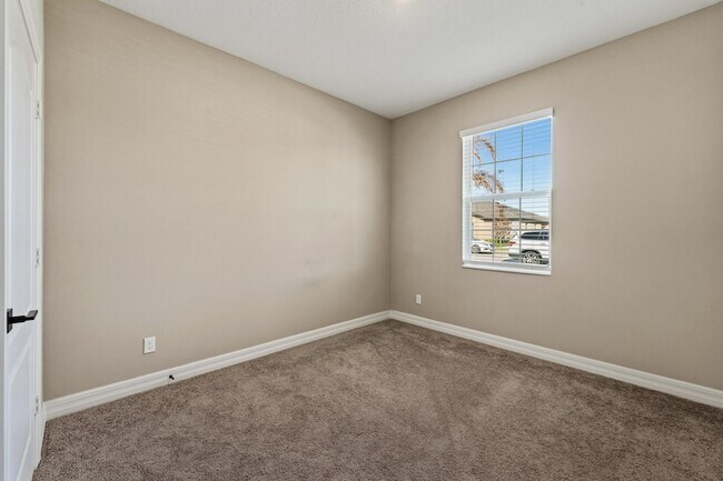 Building Photo - 1817 Party Pl