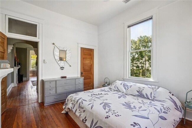 Building Photo - 4301 Iberville St