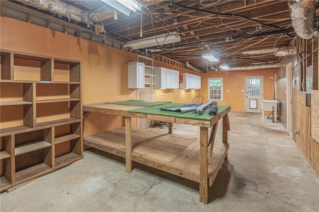 Building Photo - 1610 Branch Valley Dr