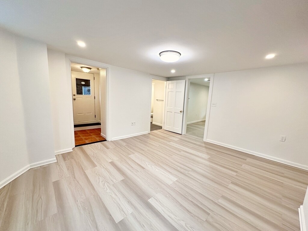 Building Photo - 418 Sumner St