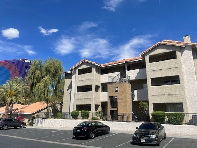 Building Photo - AWESOME 2 BEDROOM  CONDO NEAR STRIP W/ VIEWS AND OVERLOOKS POOLS!!!!!!