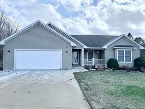 Building Photo - 5 Bed 3 Bath House in Waverly, IA