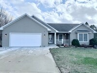 Building Photo - 5 Bed 3 Bath House in Waverly, IA