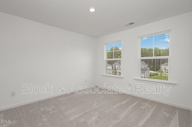 Building Photo - 153 Hickory Grv Dr