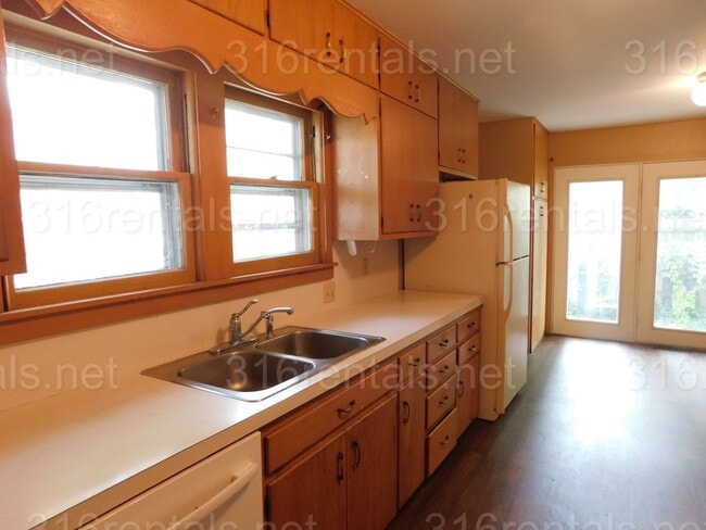 Building Photo - 2 Bedroom, 1 Bathroom house