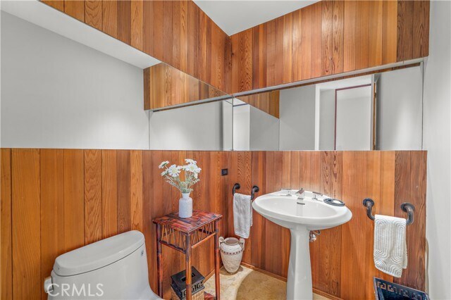 Building Photo - 3028 Overhill Dr