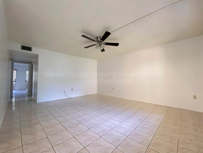 Building Photo - 2713 Oak Park Way