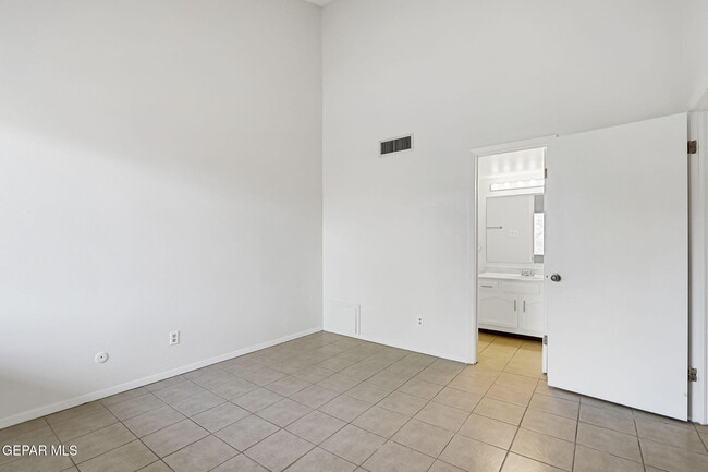 Building Photo - 1742 Pico Alto Dr