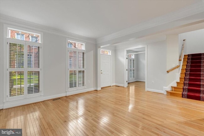 Building Photo - 427 Park Ave