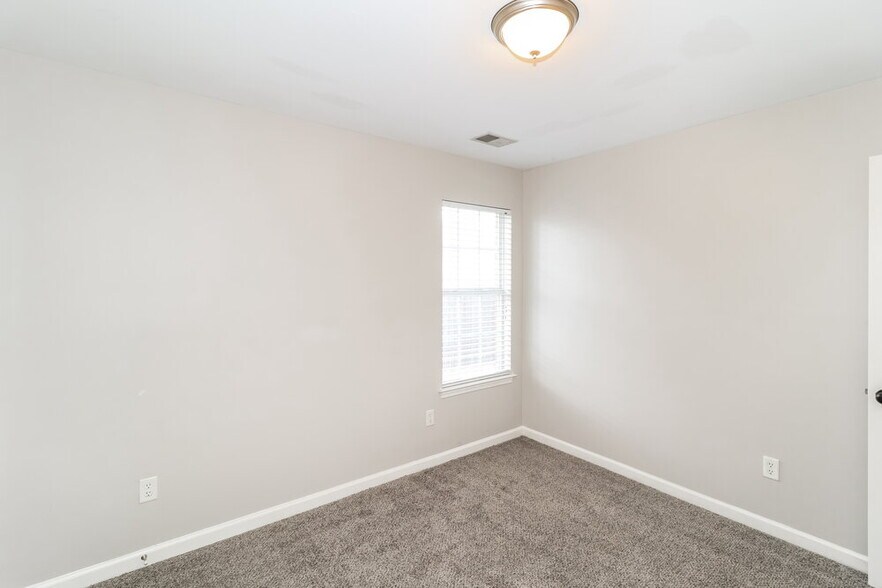 Building Photo - 5818 Carter Dr