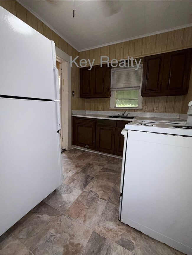 Building Photo - 1005 Edenborn St