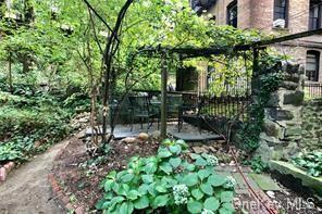 Building Photo - 860 W 181st St