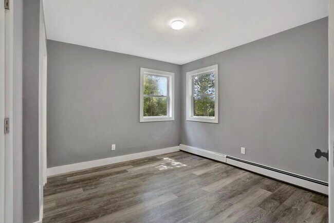 Building Photo - 36 Kensington Ave