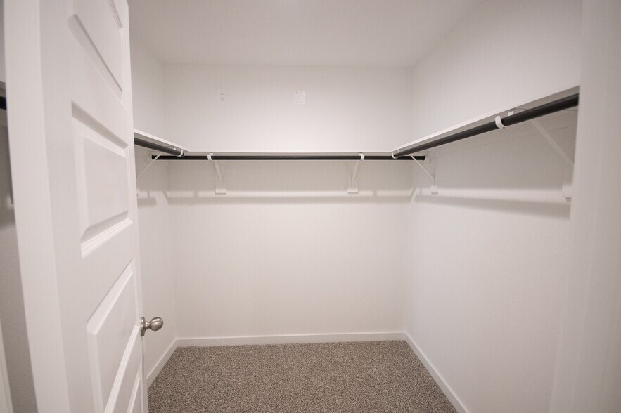 Building Photo - 10217 Berkeley Springs Trl