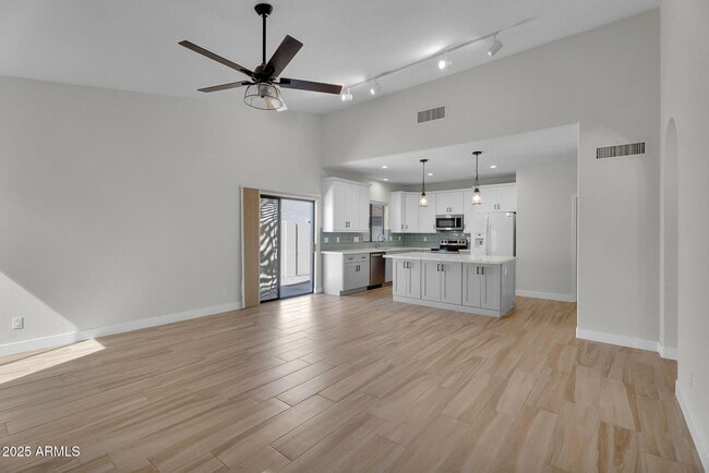 Building Photo - 6245 E Star Valley St