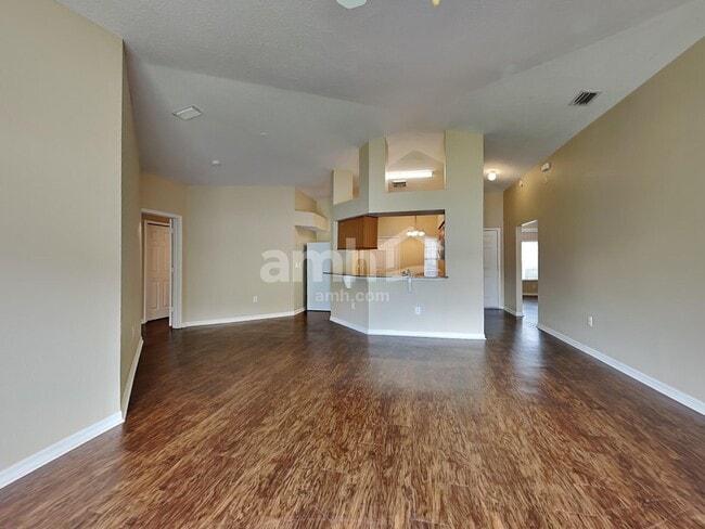 Building Photo - 30846 Midtown Ct