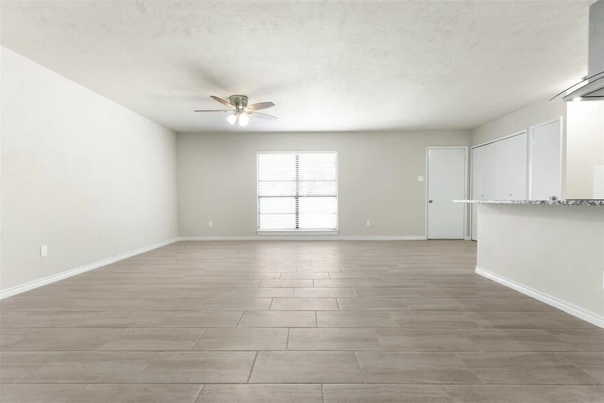 Lighting with ceiling fans for added comfort - 537 Hanover Dr