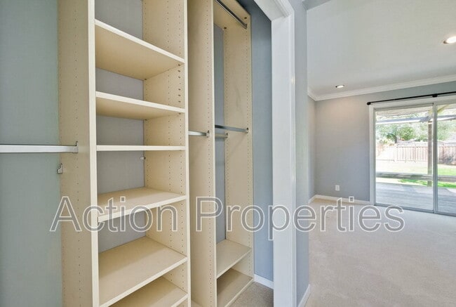 Building Photo - 485 Benvenue Ave