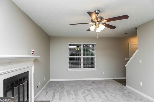 Building Photo - 2725 Wildflower Ln SW