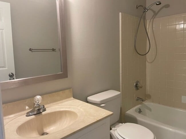 Building Photo - For Rent