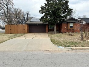 Building Photo - 2833 Kent Dr