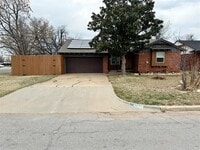 Building Photo - 2833 Kent Dr
