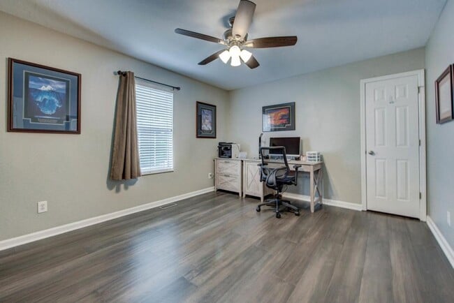 Building Photo - 8200 Gallaher Station Dr