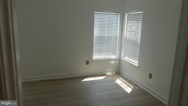 Building Photo - 1007 Summerglenn Ct