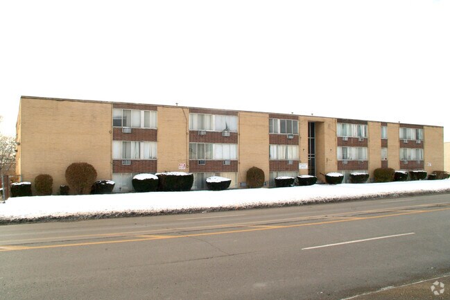 Primary Photo - Mapleview Manor