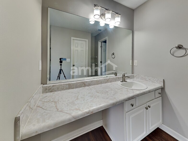 Building Photo - 23 Seaside Ln