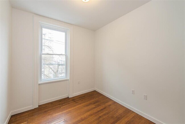 Building Photo - 100 Shippen St