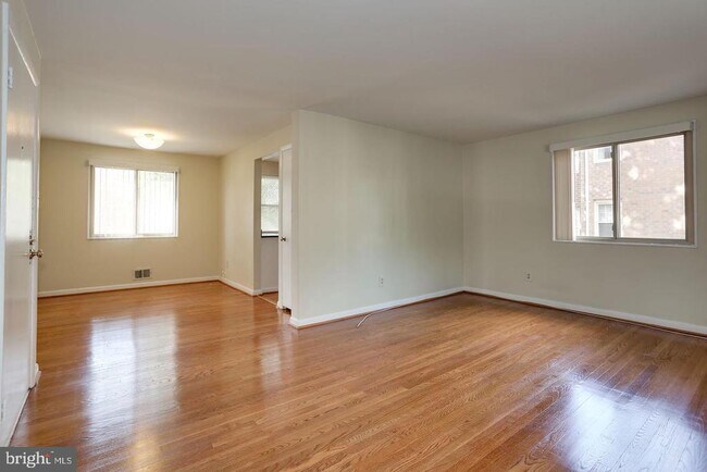 Building Photo - 4510 Washington Blvd