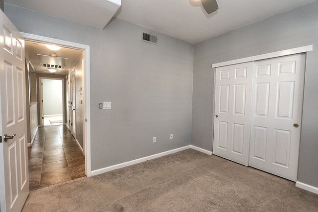 Building Photo - Beautiful Condo in Gated Community for Rent!