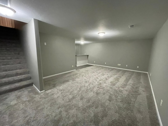 Building Photo - 5 Bedroom 3 Bath Home close to schools and...